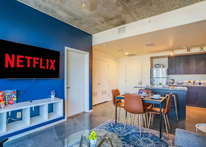 Apartment Striking 2bd - Cdt- Gym, Pool, Parking - Sleep8