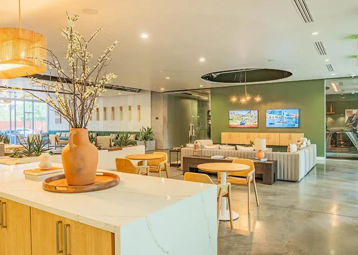 Apartment Striking 2bd - Cdt- Gym, Pool, Parking - Sleep8