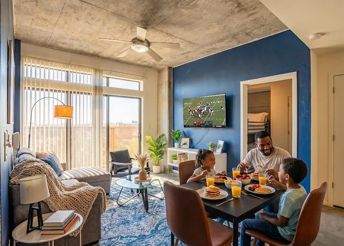 Striking 2bd - Cdt- Gym, Pool, Parking - Sleep8 Phoenix